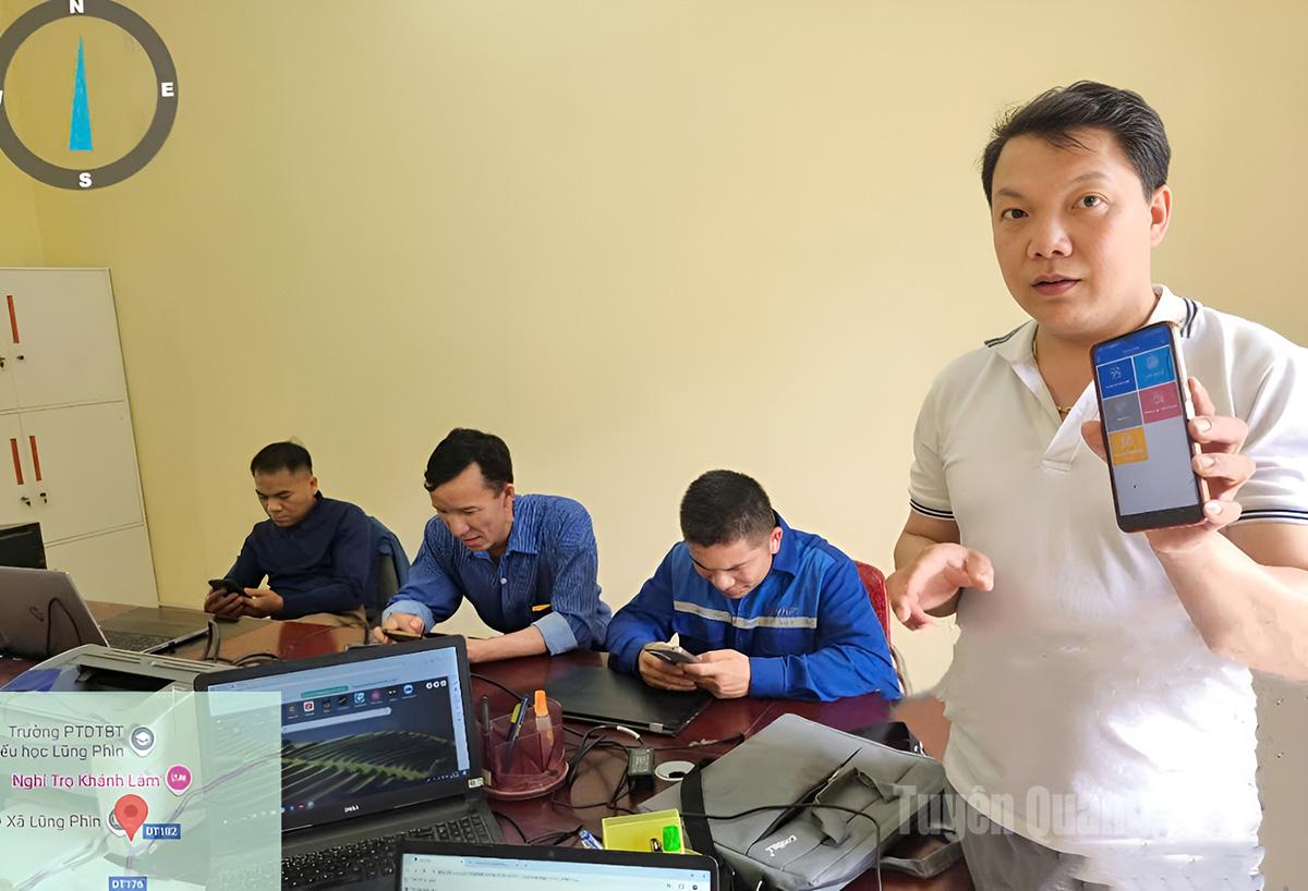 VNPT Tuyên Quang hỗ trợ, hướng dẫn cán bộ, công chức, viên chức khai thác các ứng dụng công nghệ thông tin phục vụ chính quyền trong chỉ đạo, điều hành tại xã Đồng Văn.