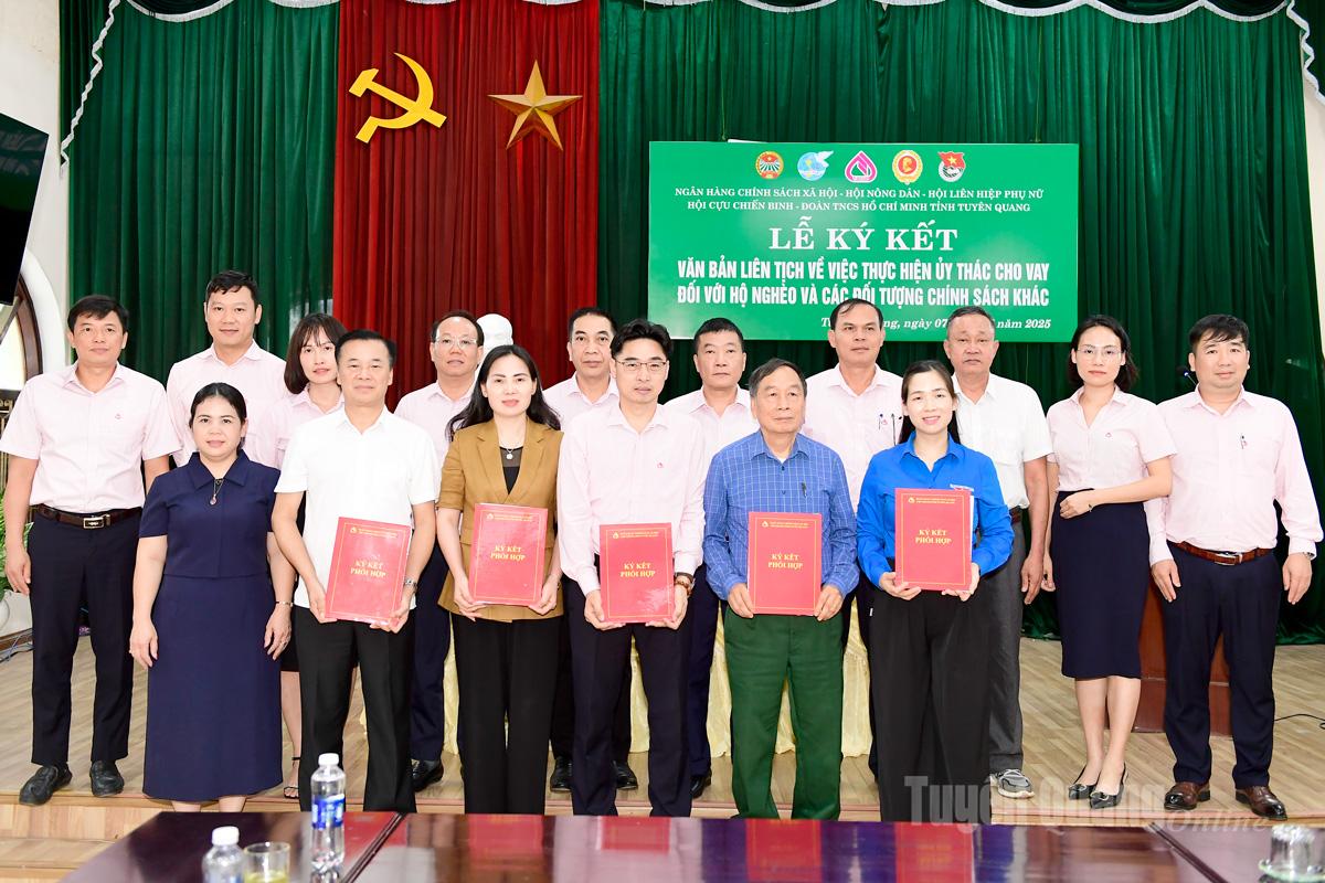 Chi nhánh Ngân hàng Chính sách xã hội ký kết văn bản liên tịch thực hiện ủy thác cho vay đối với hộ nghèo và các đối tượng chính sách khác với các tổ chức chính trị, xã hội.