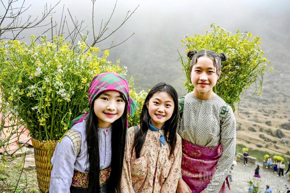 Trẻ em trên Cao nguyên đá Đồng Văn