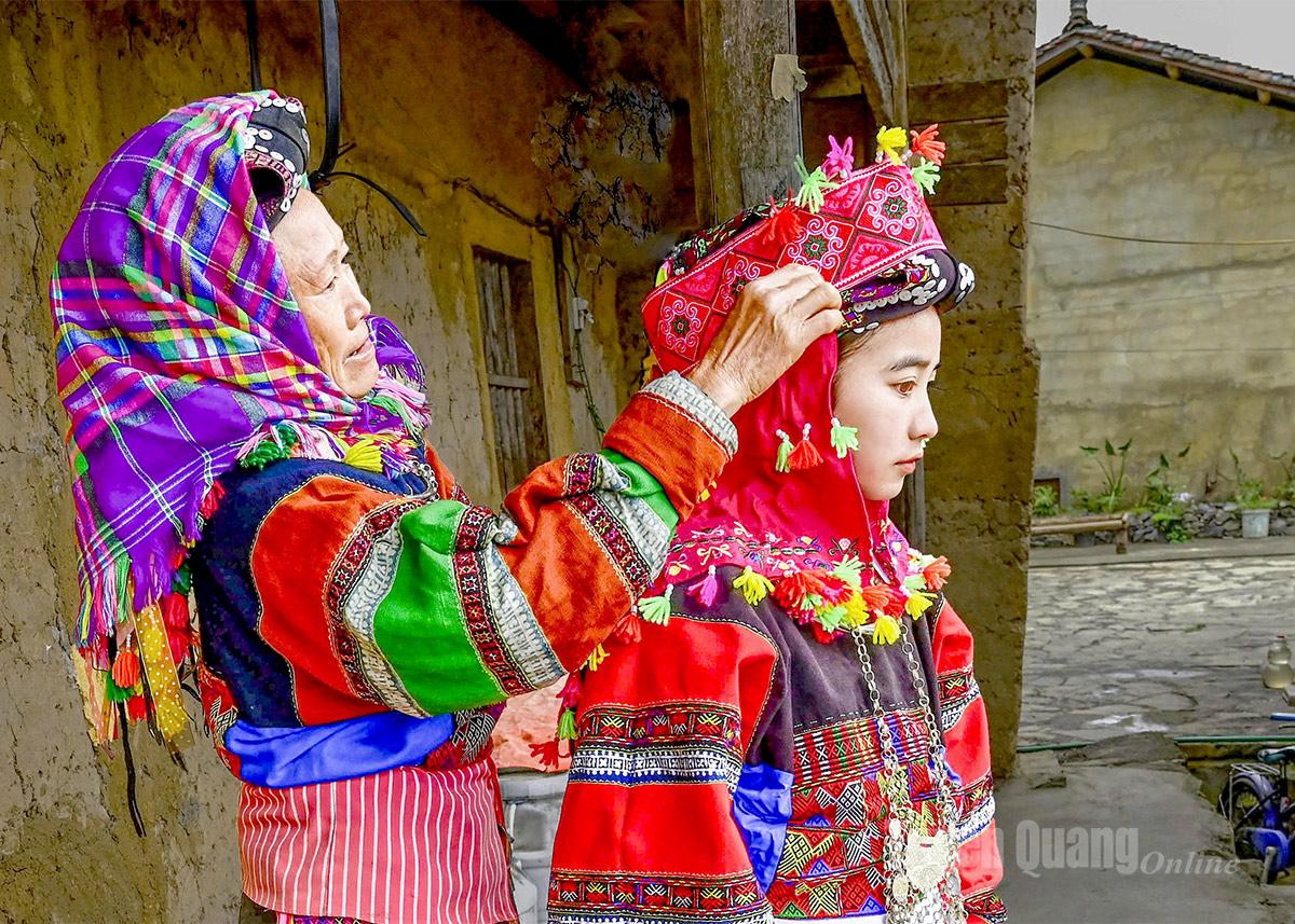 Gìn giữ bản sắc dân tộc Lô Lô, xã Lũng Cú, tỉnh Tuyên Quang. Ảnh: Minh Ty
