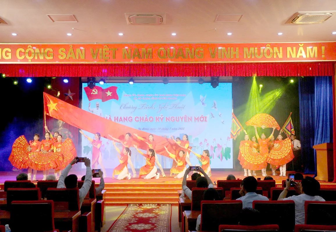 Những tiết mục văn nghệ đặc sắc được chuẩn bị công phu.