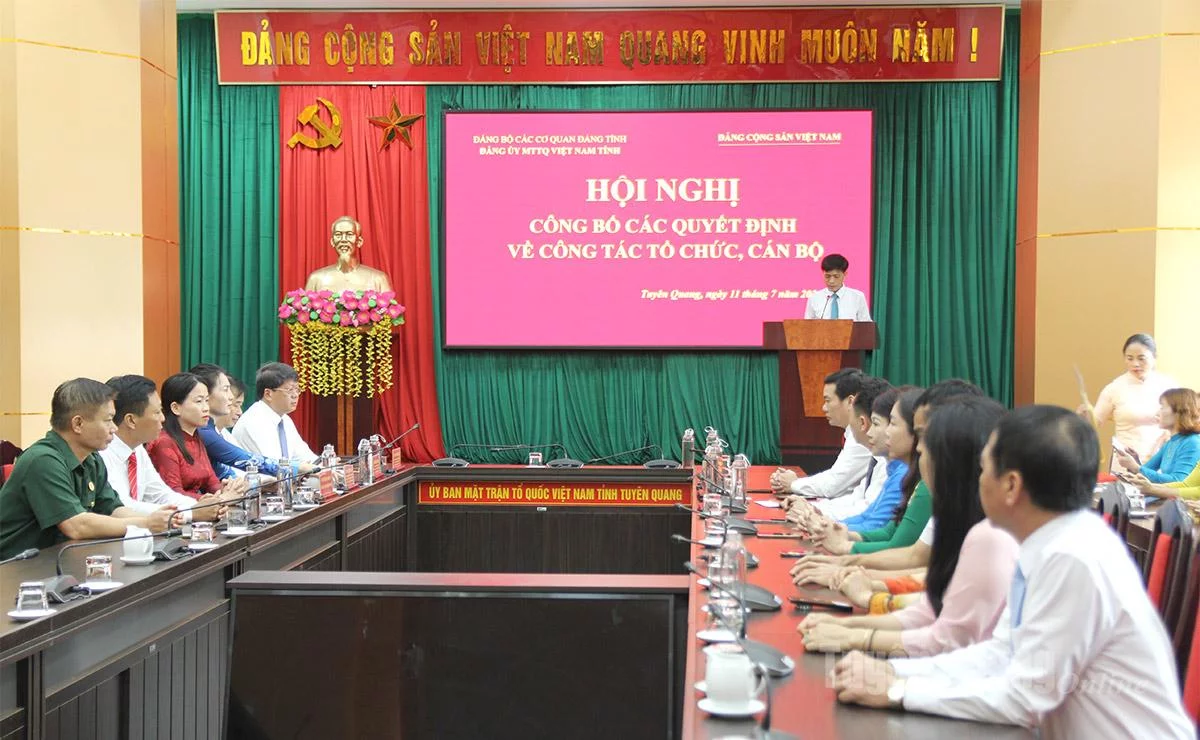 Các đại biểu dự hội nghị.