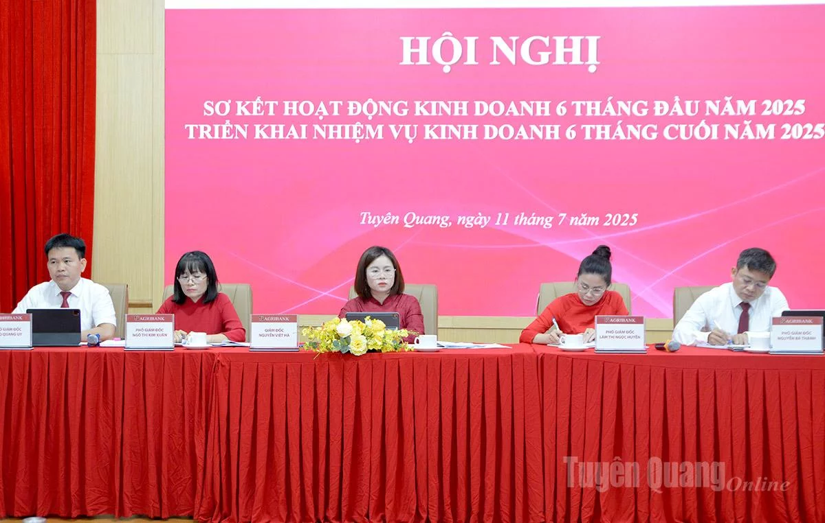 Ban giám đốc Agribank điều hành hội nghị sơ kết 6 tháng đầu năm.