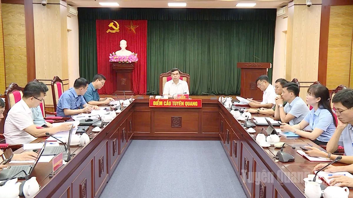 Đồng chí Ma Thế Hồng, Phó Bí thư Tỉnh ủy, Chủ tịch Ủy ban MTTQ tỉnh chủ trì điểm cầu tỉnh.