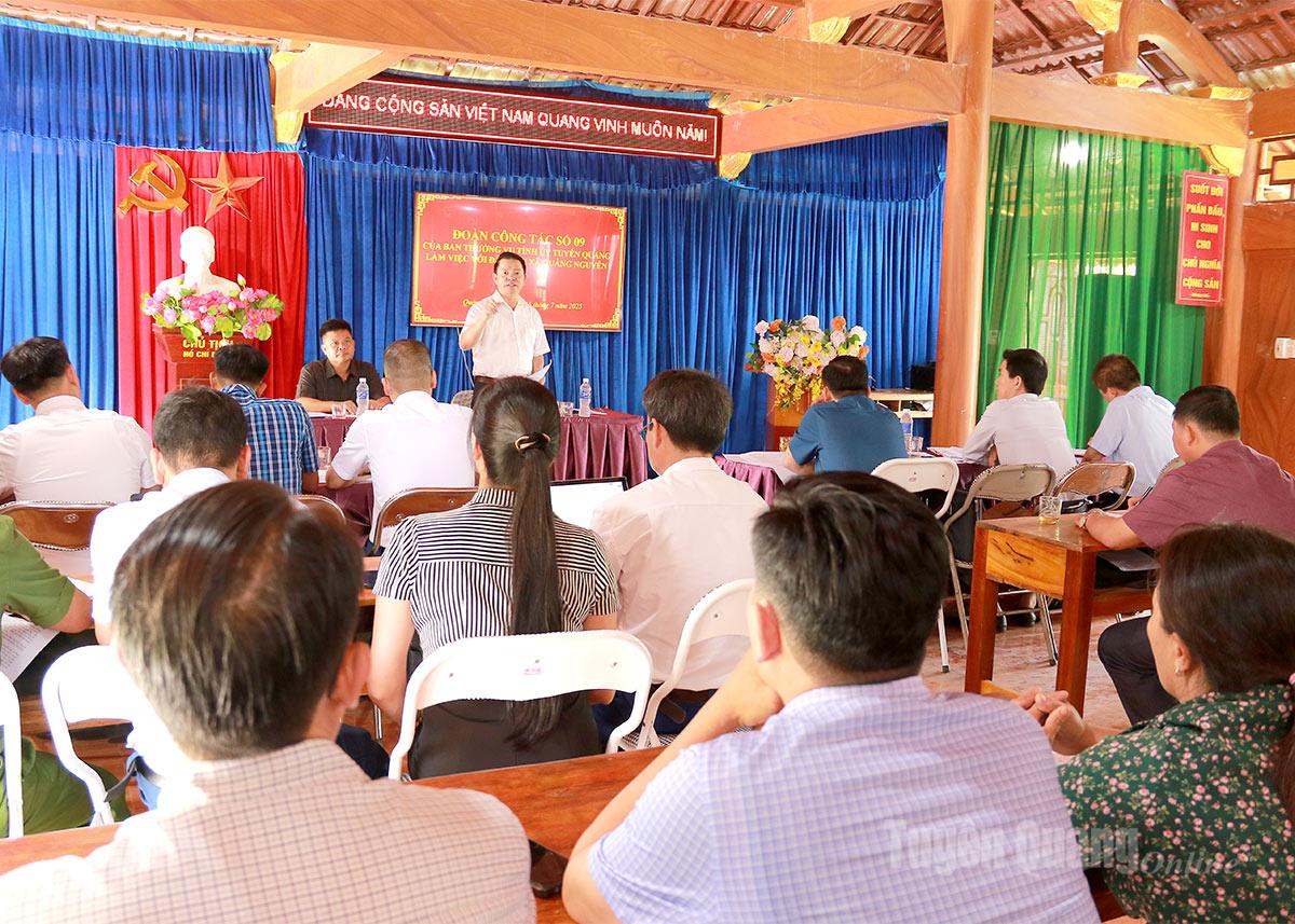 Đoàn công tác số 09 của Ban Thường vụ Tỉnh uỷ làm việc với Đảng uỷ xã Quảng Nguyên. Ảnh: Hoàng Ngọc