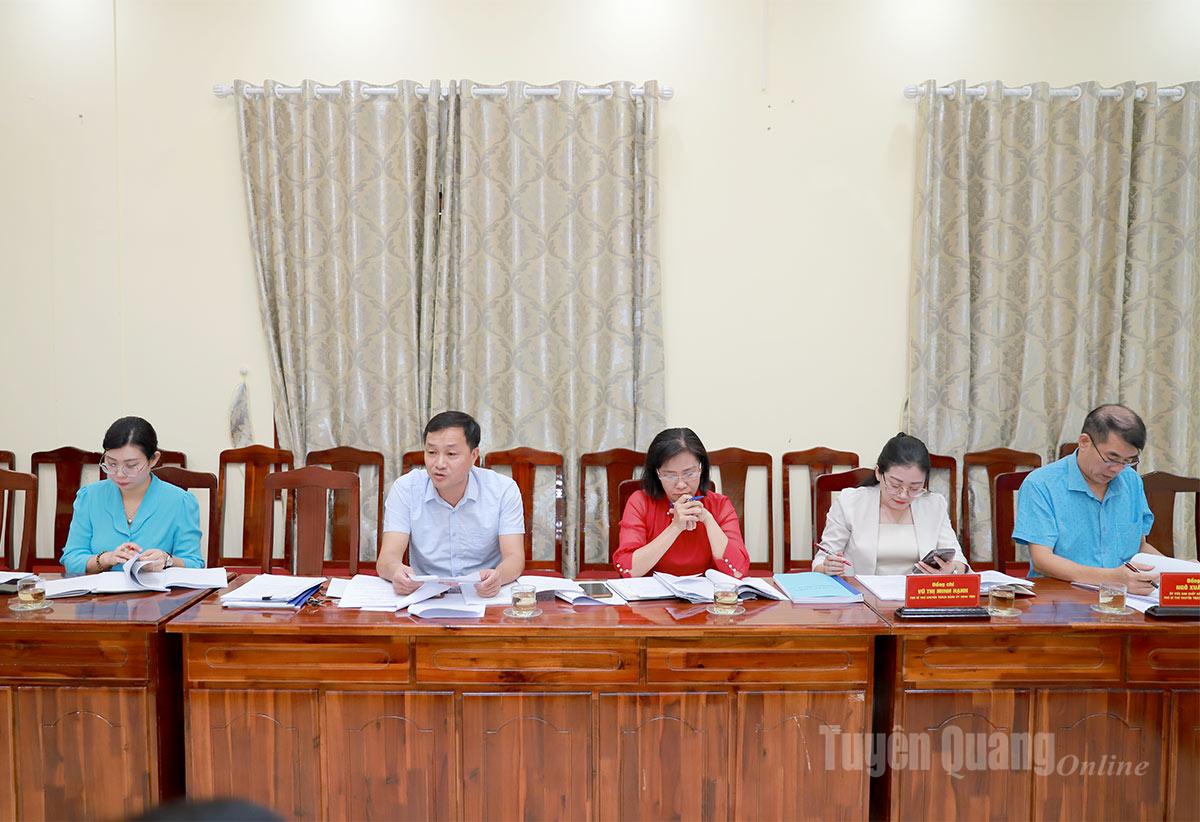 Các đồng chí Thường trực Đảng ủy và đại diện cơ quan tham mưu, giúp việc của Đảng ủy tham dự cuộc họp.