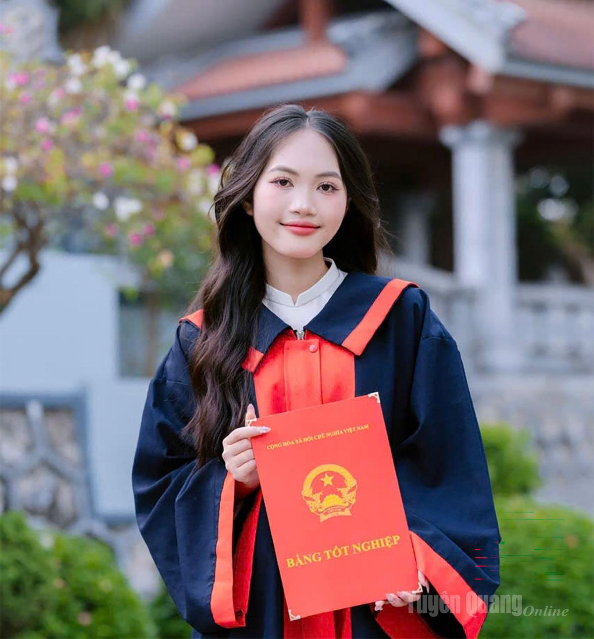 em La Khánh Huyền, lớp 12C, 
Trường Phổ thông Dân tộc nội trú 
THPT tỉnh Tuyên Quang.