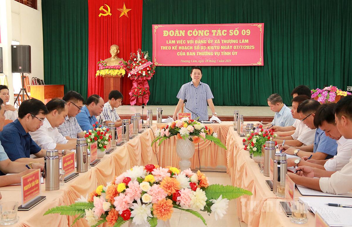 Đồng chí Trần Mạnh Lợi, Uỷ viên Ban Thường vụ Tỉnh uỷ, Trưởng ban Tuyên giáo và Dân vận Tỉnh ủy phát biểu chỉ đạo tại buổi làm việc với Đảng uỷ xã Thượng Lâm. Ảnh: Kim Ngọc
