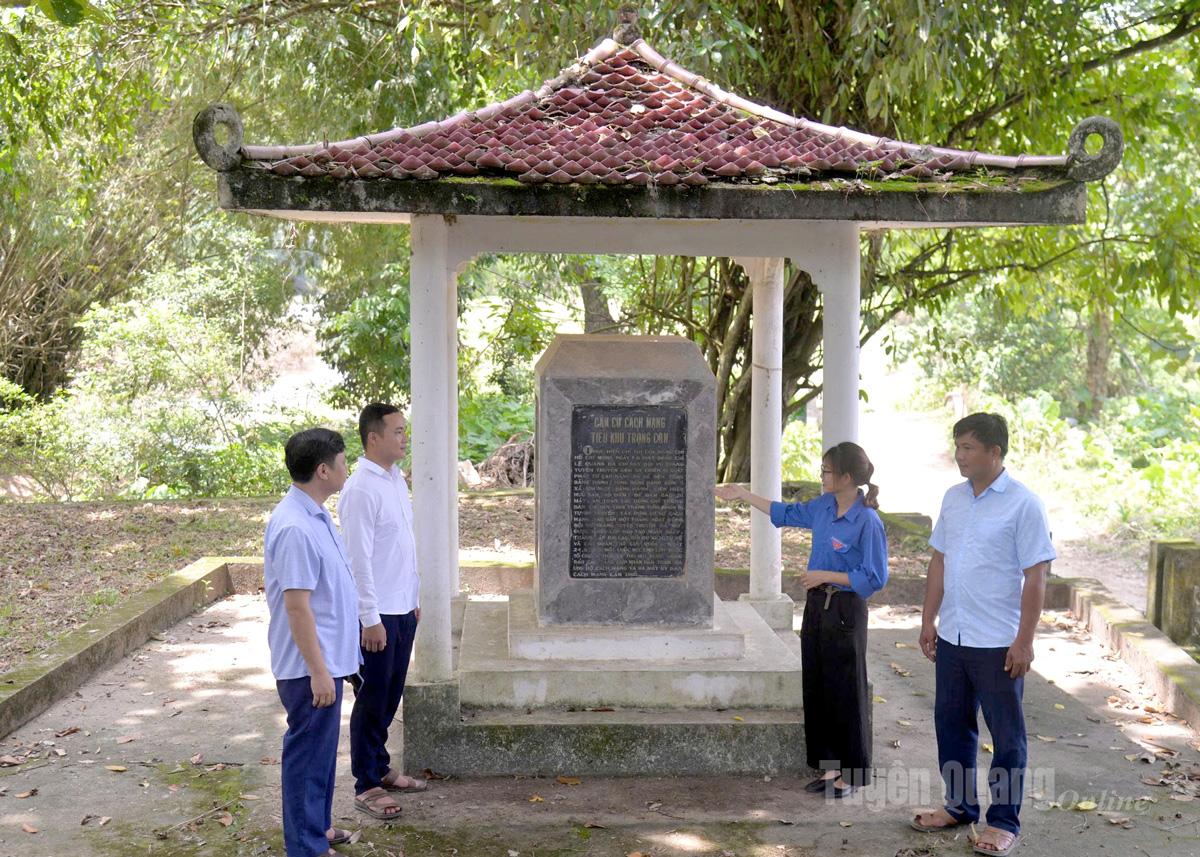 Bang Hanh Commune always focuses on education on revolutionary traditions at the Trong Con Sub-region relic site.