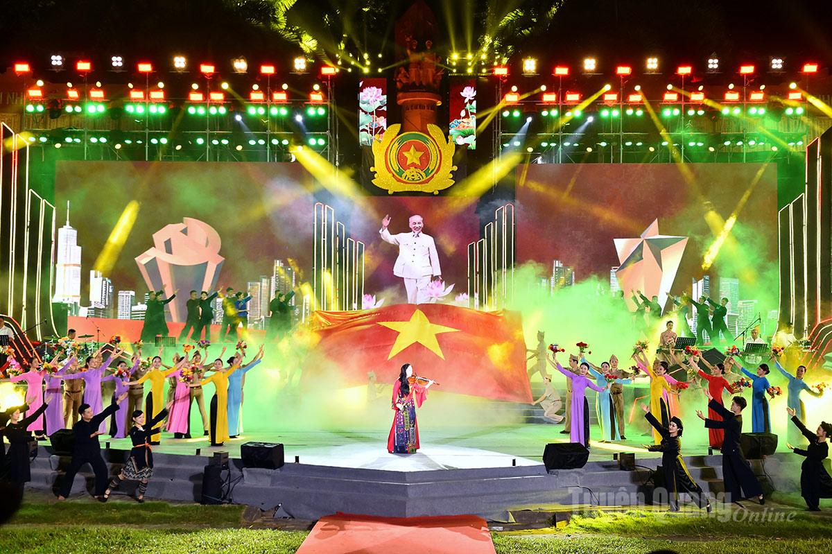 Tiết mục mở màn.