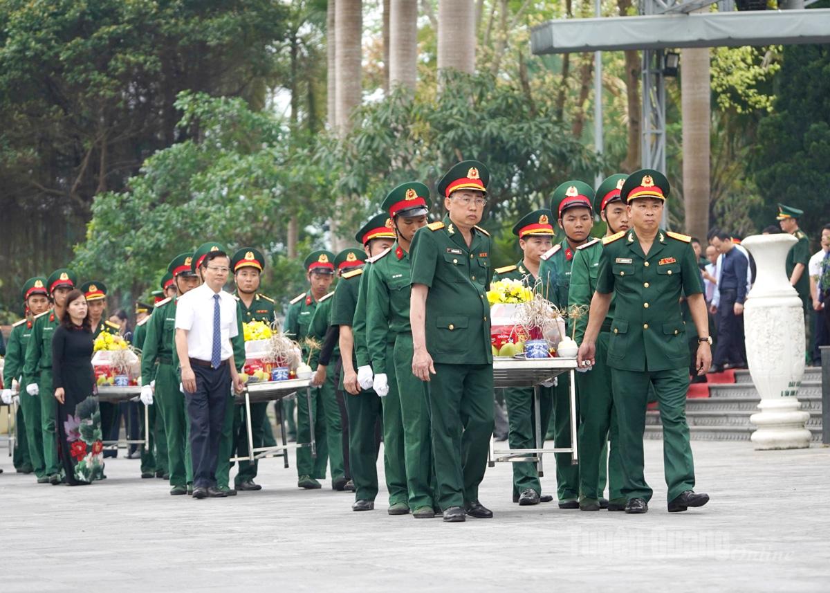 Lễ an táng hài cốt các liệt sĩ tại Nghĩa trang liệt sĩ quốc gia Vị Xuyên (tháng 10/2024).