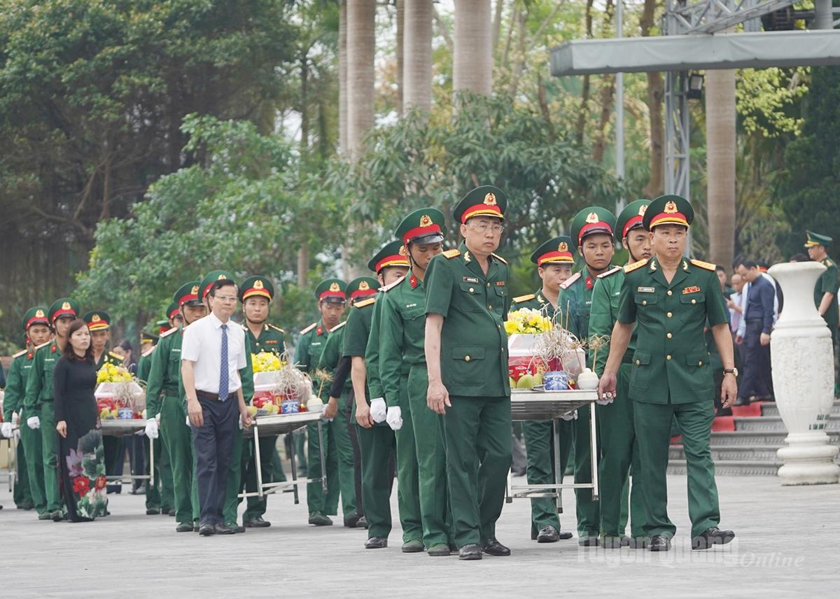 Lễ an táng hài cốt các liệt sĩ tại Nghĩa trang liệt sĩ quốc gia Vị Xuyên (tháng 10/2024).