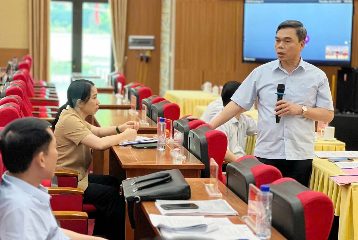 Đồng chí Phó Bí thư Tỉnh ủy, Chủ tịch Ủy ban MTTQ Việt Nam tỉnh Ma Thế Hồng phát biểu tại buổi tổng duyệt.