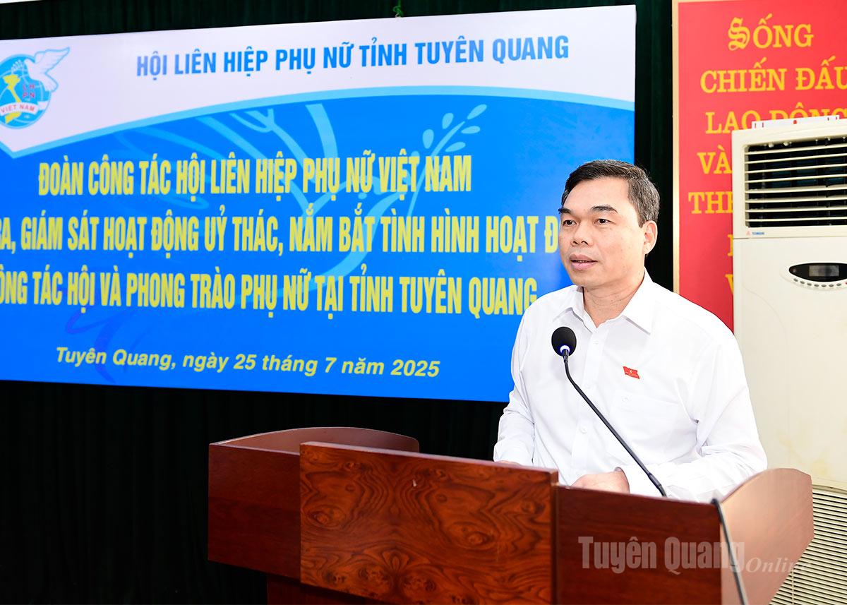 Đồng chí Ma Thế Hồng, Phó Bí thư Tỉnh ủy, Chủ tịch Ủy ban MTTQ Việt Nam tỉnh phát biểu tại buổi làm việc.