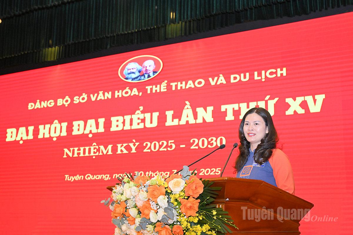 Đồng chí Vương Ngọc Hà, Uỷ viên Ban Thường vụ Tỉnh uỷ, Ủy viên Ban Thường vụ Đảng ủy Ủy ban nhân dân tỉnh, Phó Chủ tịch Uỷ ban nhân dân tỉnh phát biểu chỉ đạo Đại hội. Ảnh: Quang Hòa