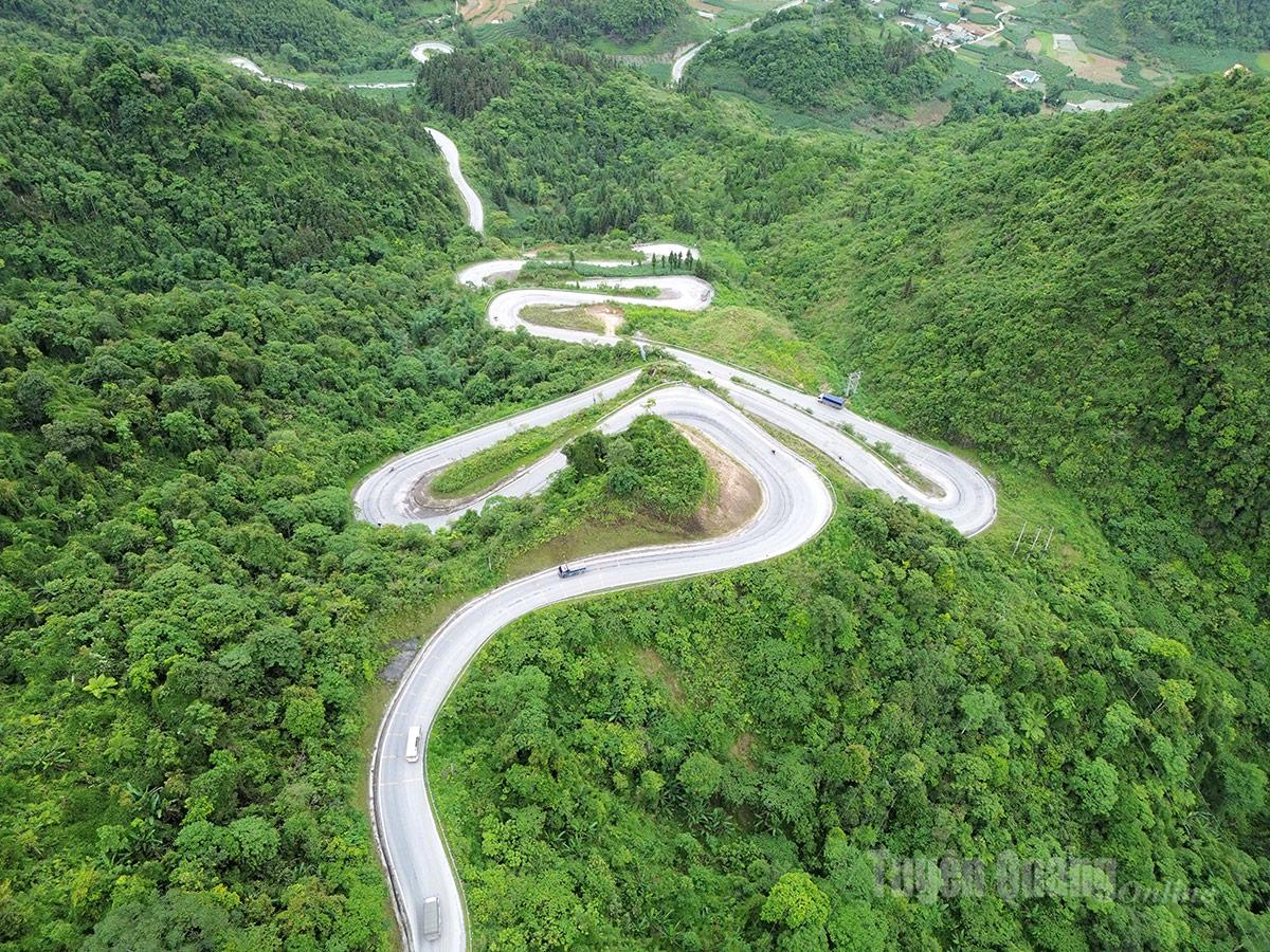 Quan Ba Heaven Gate is located at an altitude of about 1,200m above sea level.