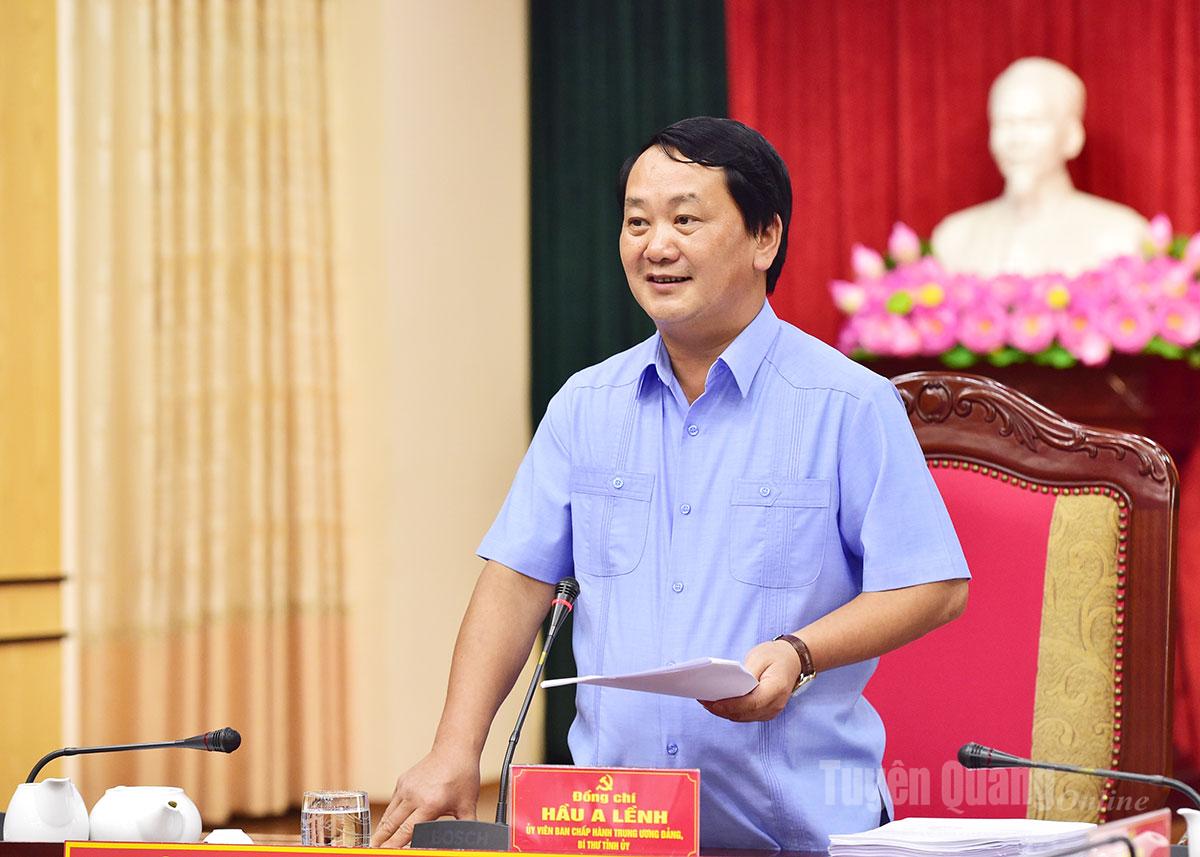  Đồng chí Bí thư Tỉnh ủy Hầu A Lềnh chủ trì hội nghị.