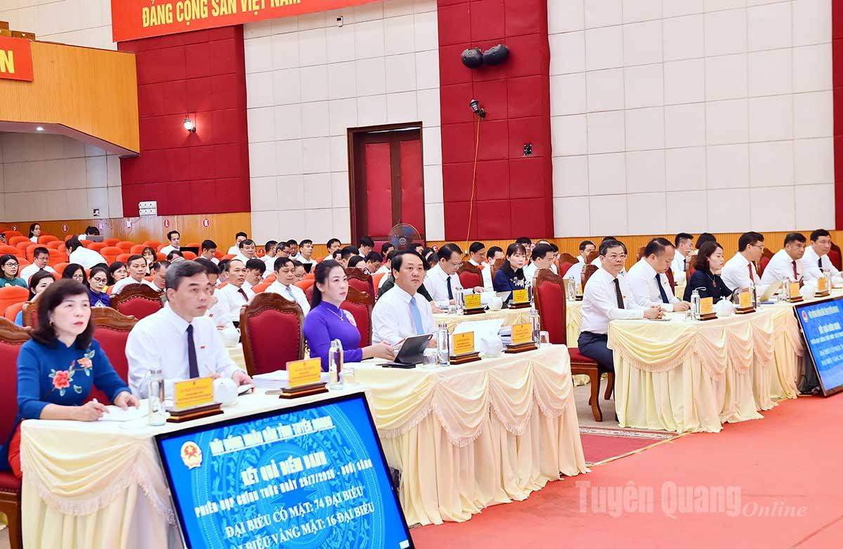 Đại biểu dự Kỳ họp.