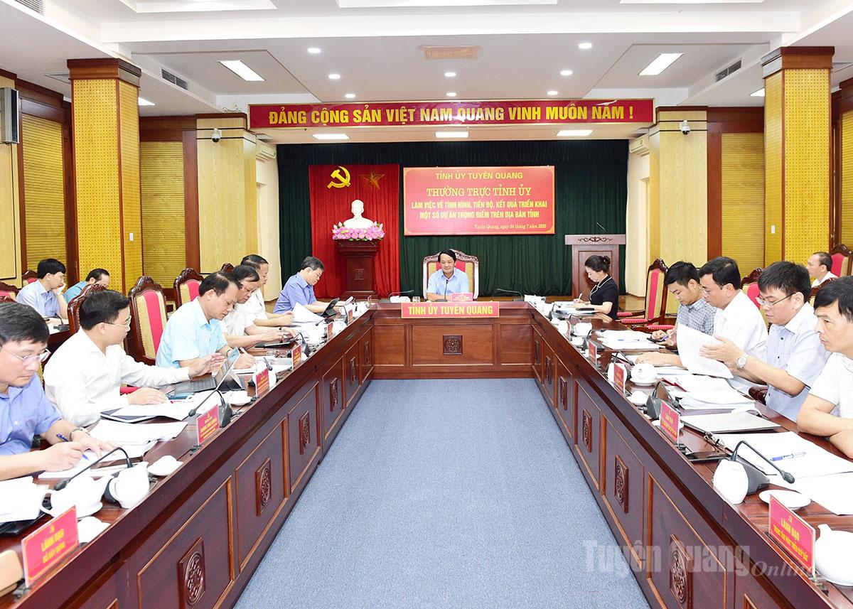 Các đại biểu tại buổi làm việc.