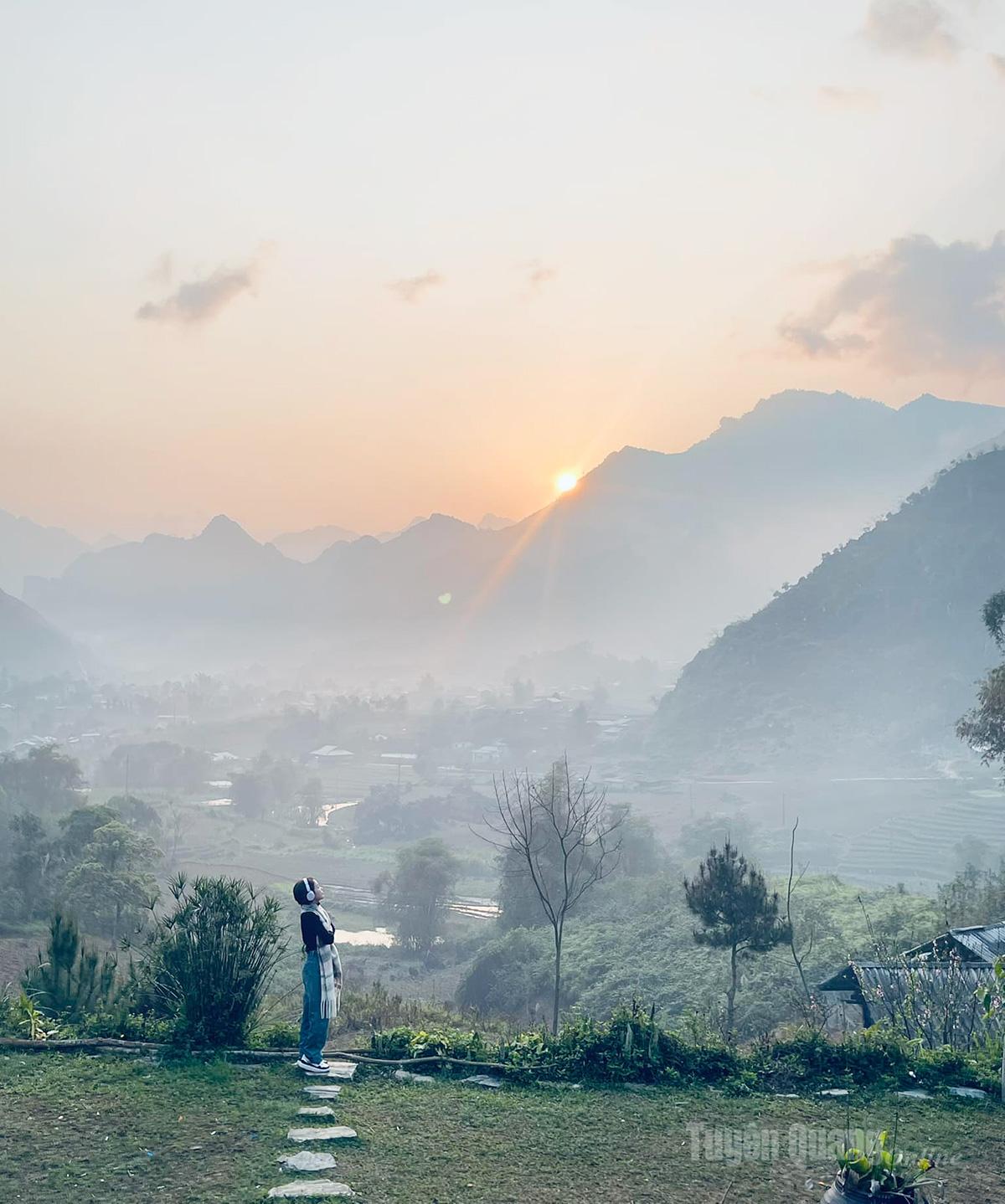 Một sớm bình minh tại Du Già.