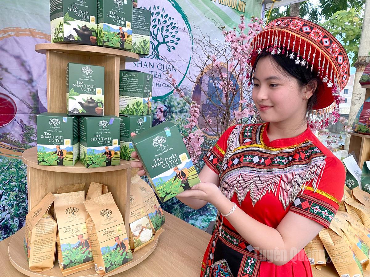 Chè Shan tuyết cổ thụ - đặc sản nổi tiếng của Tuyên Quang.