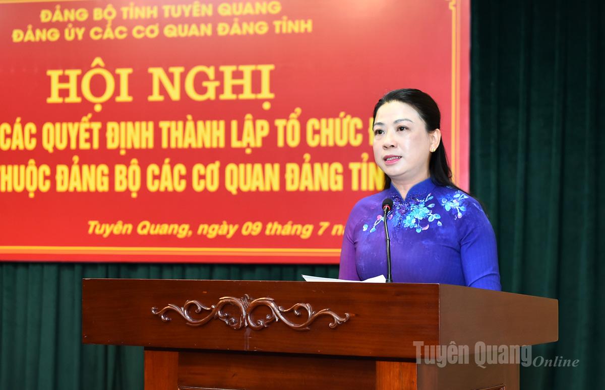 Đồng chí Lê Thị Kim Dung, Phó Bí thư Thường trực Tỉnh ủy, Bí thư Đảng ủy các cơ quan Đảng tỉnh phát biểu tại hội nghị.