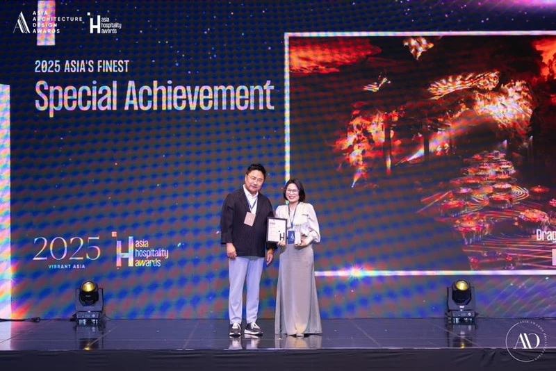 Hang Ngoc Rong secures Emerging Cultural Destination Award.