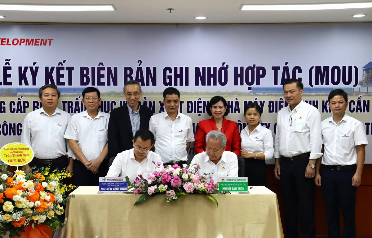 Ông Nguyễn Anh Tuấn – Tổng Giám Đốc VNPD và ông Huỳnh Văn Thòn – Chủ tịch HĐQT CTCP Tập Đoàn Lộc Trời ký biên bản ghi nhớ (MOU)