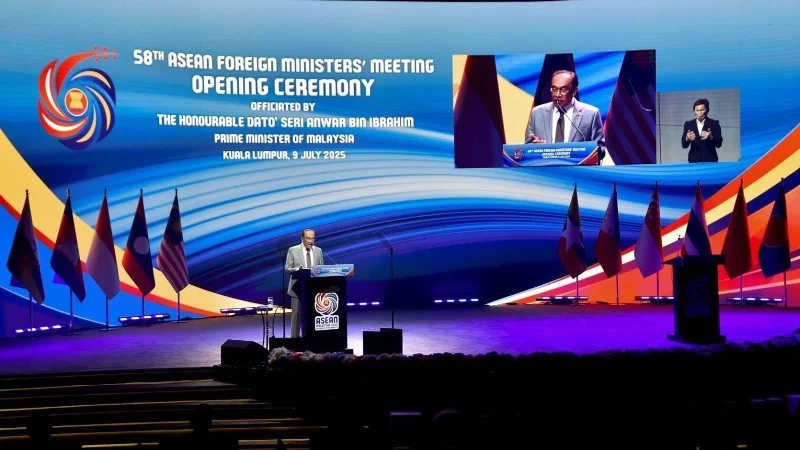 Thủ tướng Malaysia Anwar Ibrahim phát biểu tại Lễ khai mạc Hội nghị Bộ trưởng Ngoại giao ASEAN lần thứ 58 (AMM-58). (Ảnh: BNG)