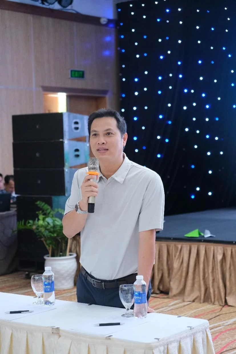 Ông Nguyễn Bảo Châu, Điều phối dự án iPLAY, Tổ chức VVOB tại Việt Nam giới thiệu Học thông qua Chơi và sự tự chủ của học sinh.