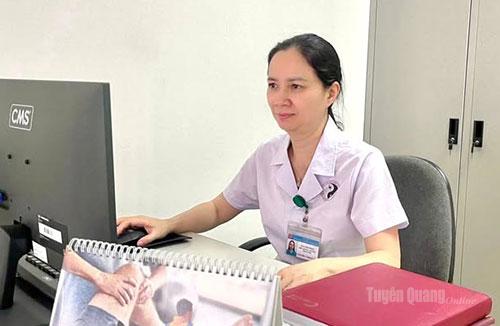 Chị Mai Phương, Cử nhân điều dưỡng, điều dưỡng trưởng, Bệnh viện Y dược 
cổ truyền Tuyên Quang.