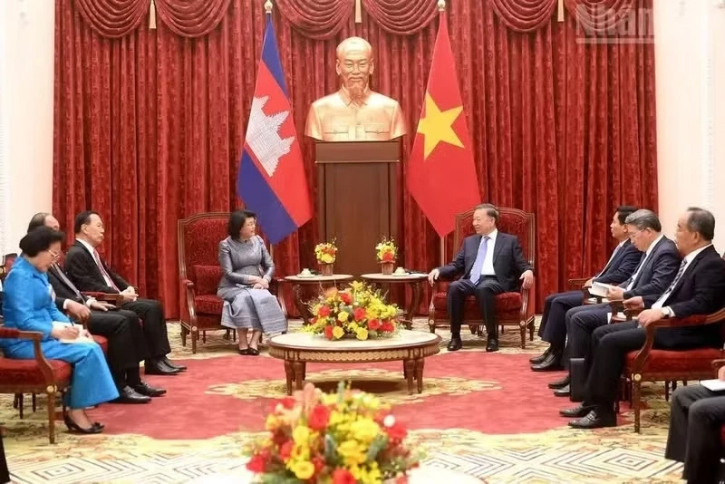 General Secretary of the Communist Party of Viet Nam (CPV) Central Committee and State President To Lam receives President of the Cambodian National Assembly Samdech Khuon Sudary in Ha Noi on July 28. (Photo: nhandan.vn)