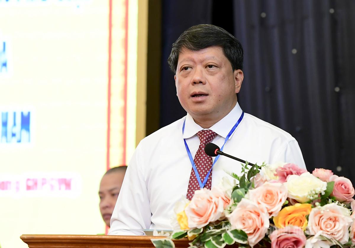 Đồng chí Hà Trung Kiên, Ủy viên BTV Tỉnh ủy, Phó Chủ tịch Thường trực Uỷ ban MTTQ Việt Nam tỉnh, phát biểu tại Đại hội.