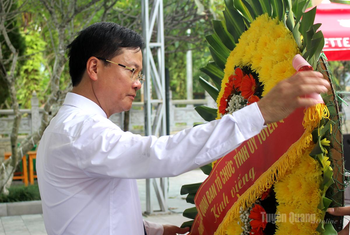 ban-to-chuc-tinh-uy-dang-huong-tri-an-cac-2_20260718190829.jpg