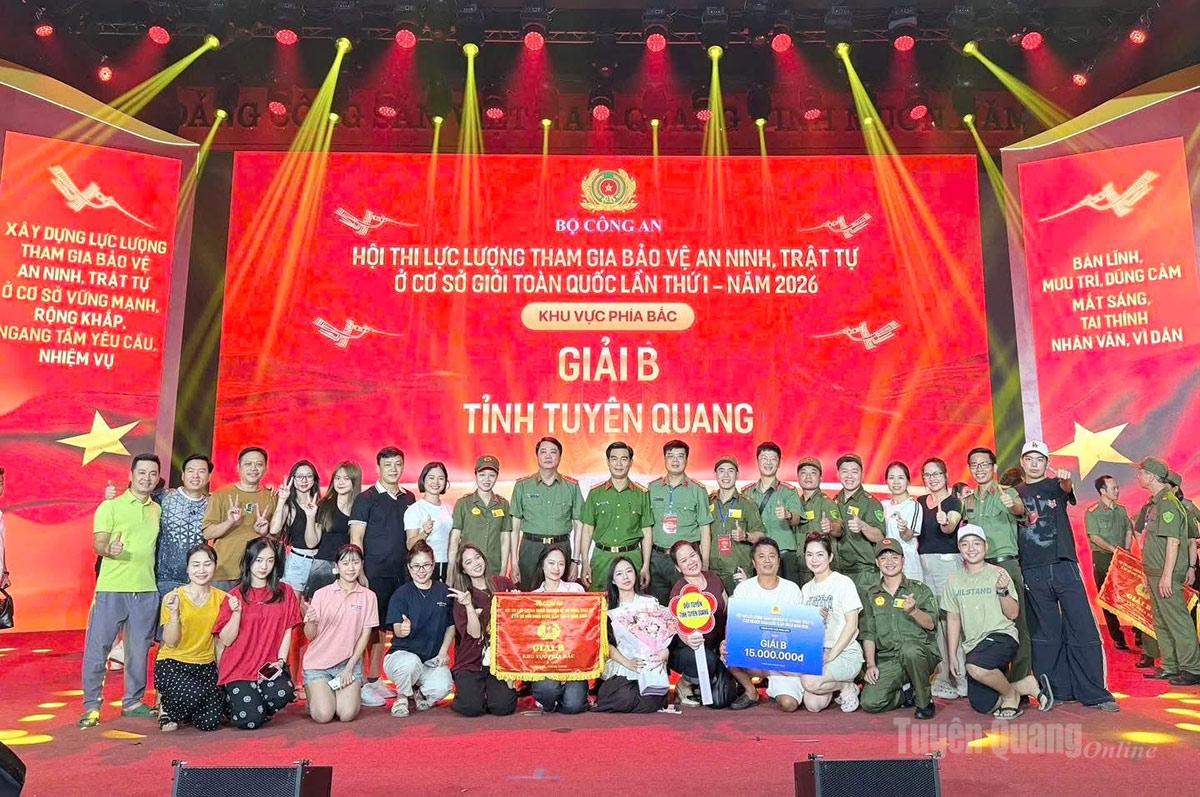 Đội thi lực lượng tham gia bảo vệ ANTT ở cơ sở Công an tỉnh Tuyên Quang xuất sắc giành giải B.
