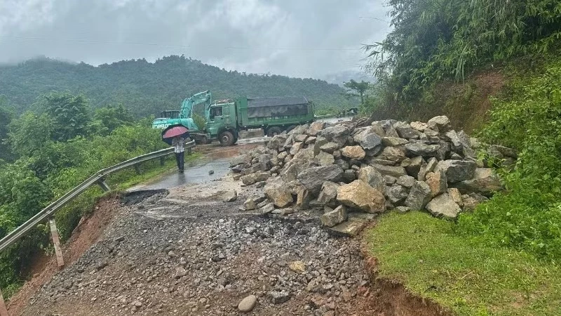Công điện khẩn bảo đảm giao thông mùa mưa lũ