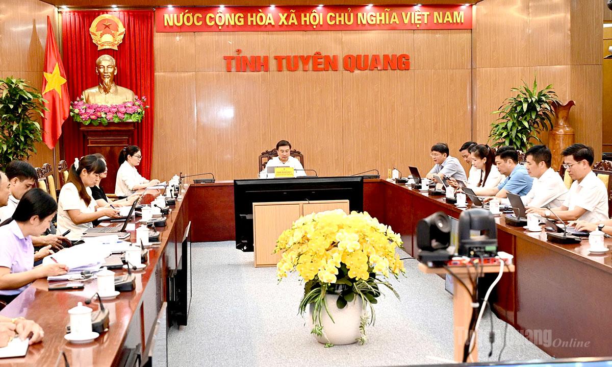 Các đại biểu dự Hội nghị trực tuyến tại điểm cầu tỉnh Tuyên Quang.