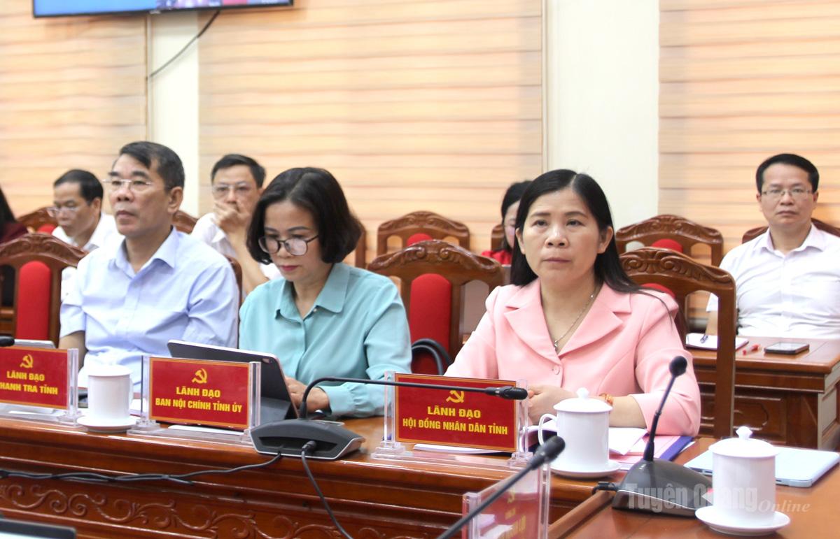 Đồng chí Lê Thị Thanh Trà, Phó Chủ tịch HĐND tỉnh dự hội nghị.