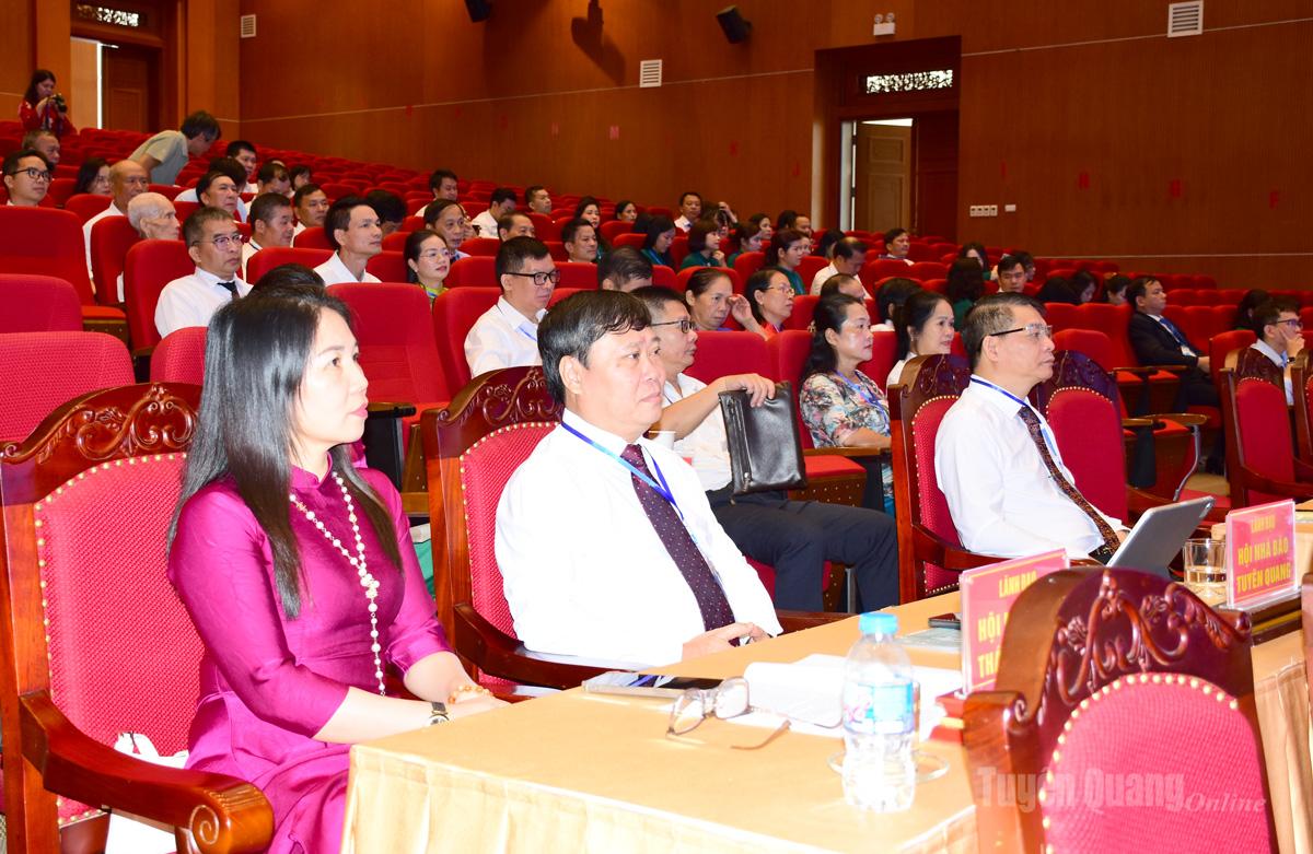 Đồng chí Mai Đức Thông, Uỷ viên BCH Đảng bộ tỉnh, Giám đốc Báo và phát thanh, truyền hình Tuyên Quang, Chủ tịch Hội Nhà báo tỉnh dự Đại hội.