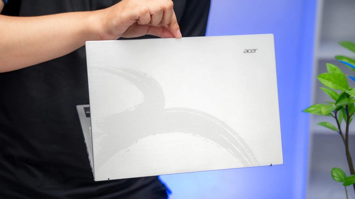 Acer Aspire Lite 14 linh hoạt nhờ kiểu dáng mỏng nhẹ