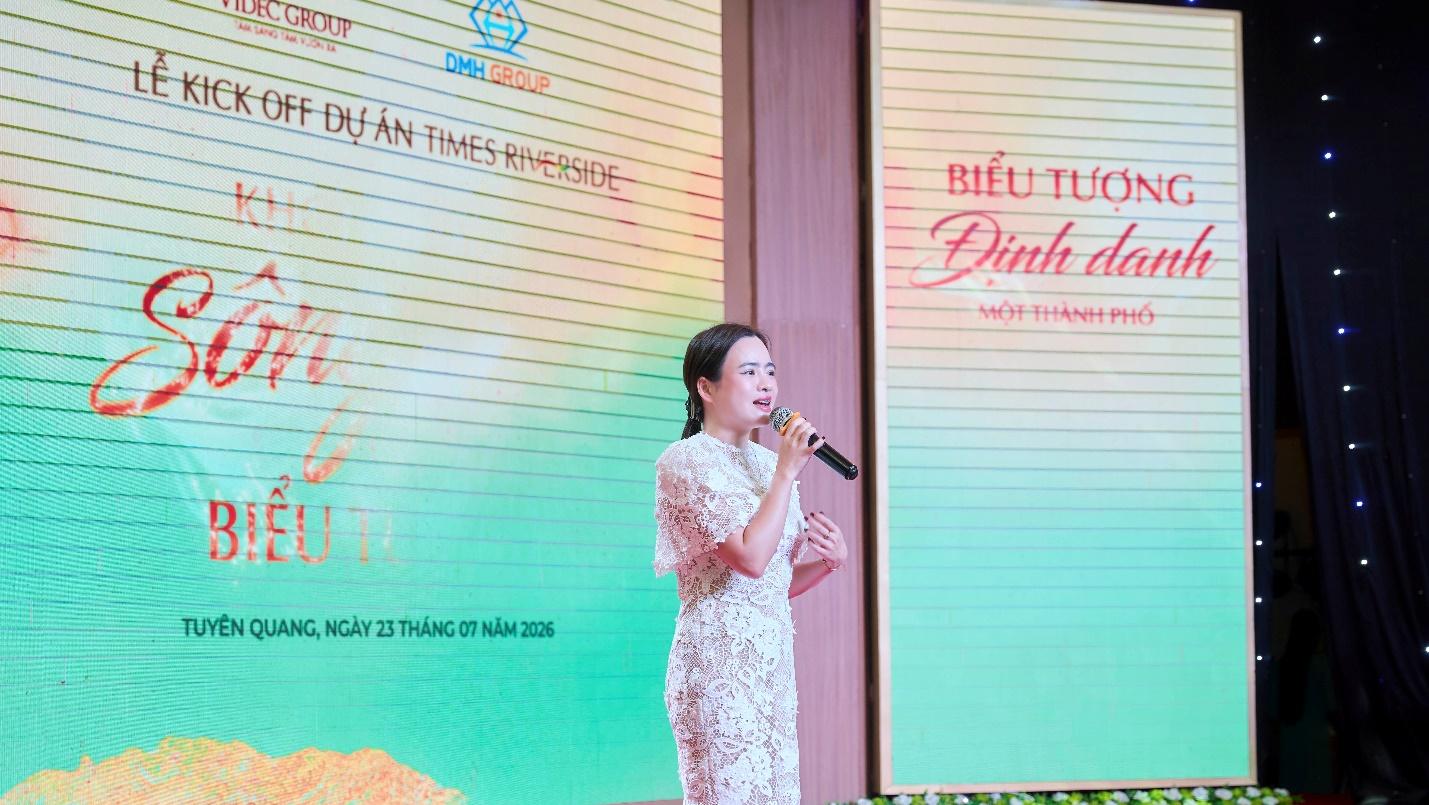 Bà Trần Thị Thùy Dương, Tổng Giám Đốc DMH Group chia sẻ mục tiêu phát triển Times Riverside