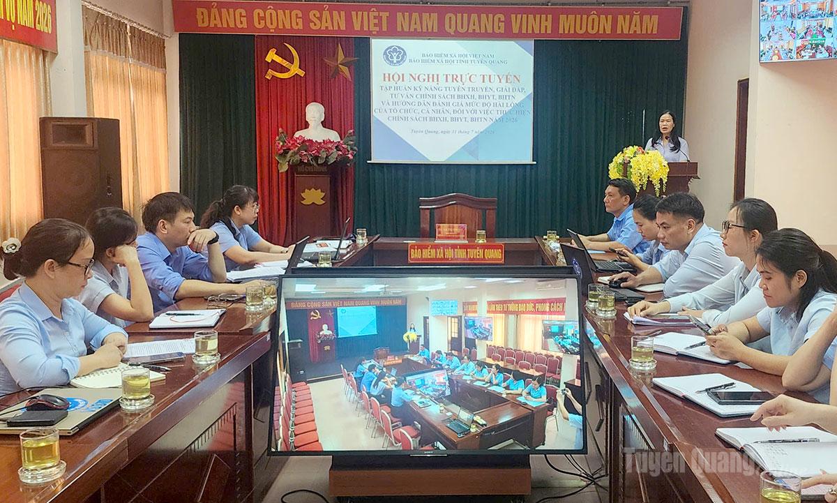 Các đại biểu dự hội nghị.