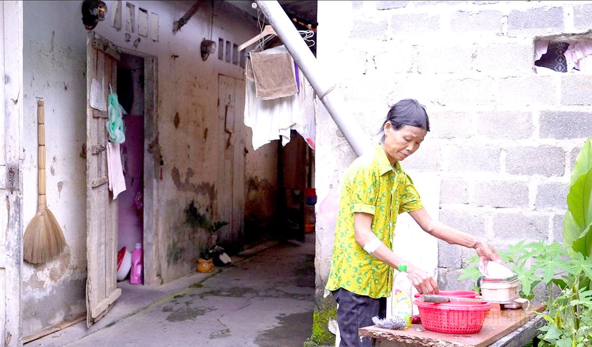Sinh hoạt thiếu thốn tại xóm trọ của các bệnh nhân chạy thận, tổ dân phố 17.
