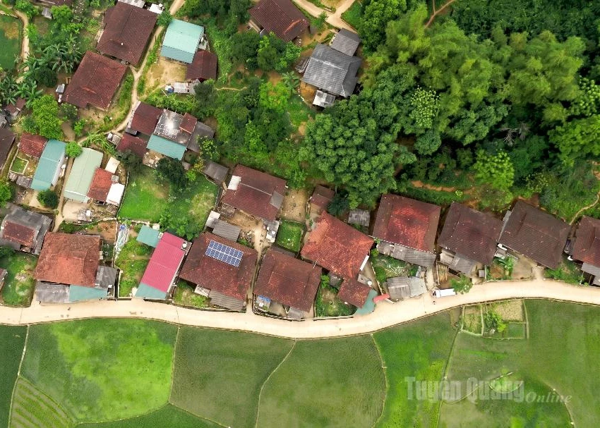 Dong Da Village, Thuong Nong Commune, is home to centuries-old traditional Tay stilt houses.