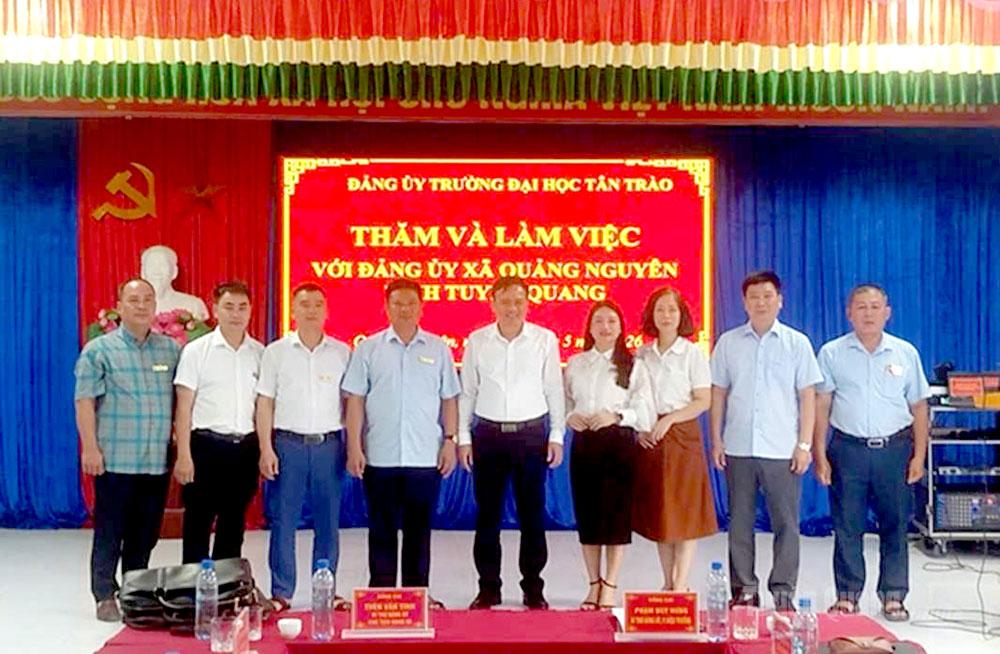 Trường ĐHTT làm việc với cấp ủy, chính quyền xã Quảng Nguyên để triển khai các nhiệm vụ hỗ trợ xã.