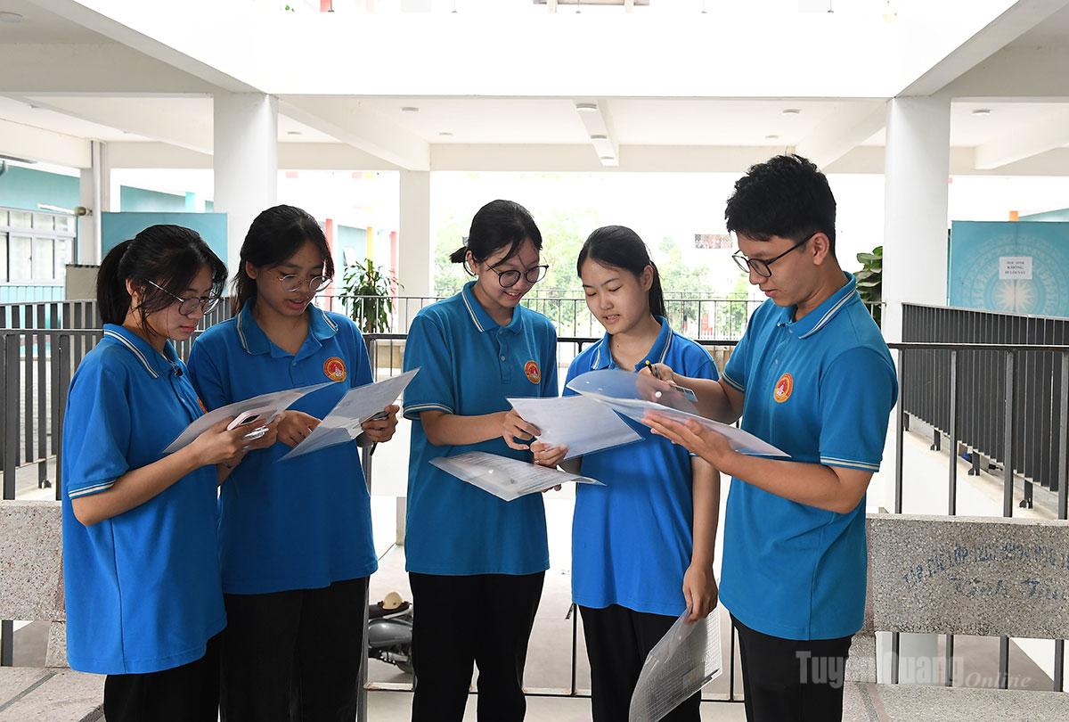 Các thí sinh Trường THPT Chuyên Tuyên Quang tham dự Kỳ thi tốt nghiệp THPT năm 2026.