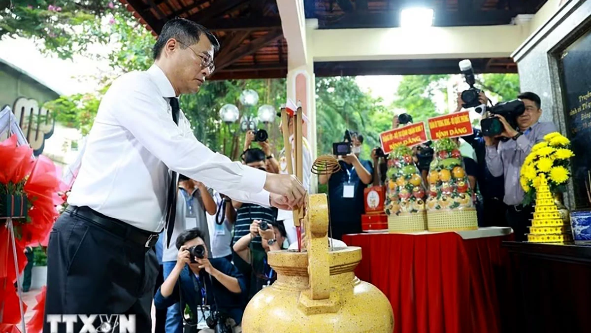 Thủ tướng dự Lễ triển khai tìm kiếm, quy tập hài cốt liệt sỹ tại Công viên Lê Thị Riêng