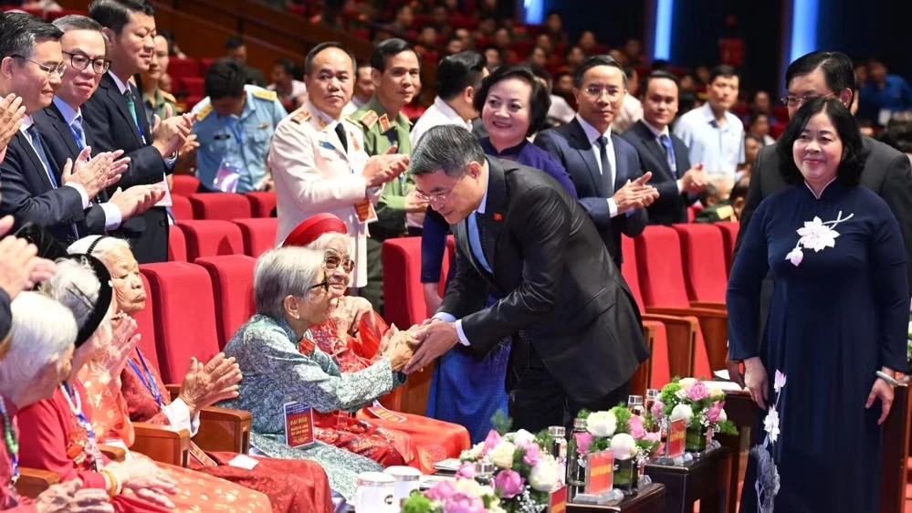 Thủ tướng Lê Minh Hưng dự Hội nghị Tri ân người có công với cách mạng toàn quốc năm 2026