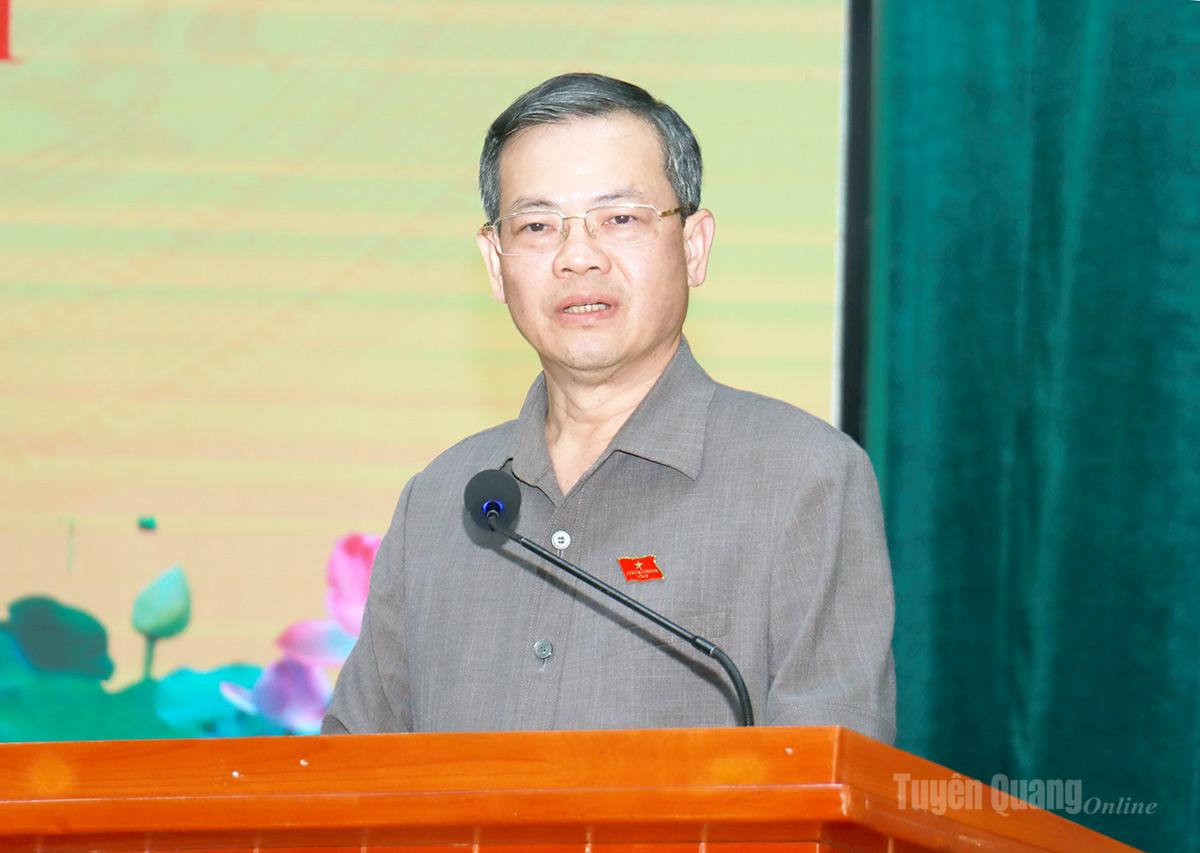 Phó Bí thư Tỉnh ủy, Chủ tịch HĐND tỉnh Nguyễn Văn Sơn phát biểu tại hội nghị.