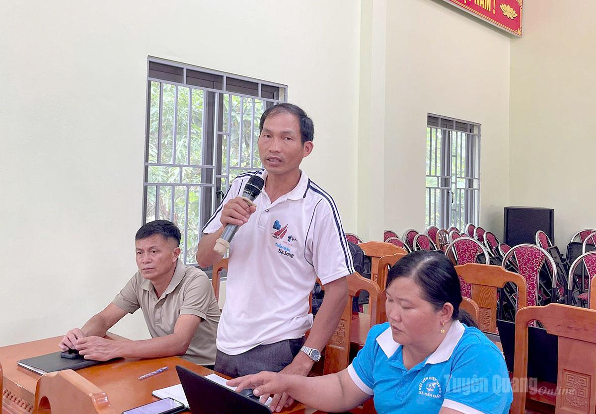 Cử tri x&atilde; Nấm Dẩn n&ecirc;u kiến nghị tại buổi tiếp x&uacute;c cử tri.